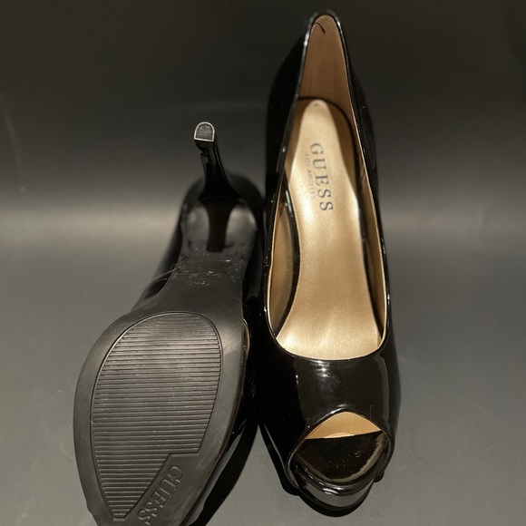 Guess Black Patent Platform Pumps 7.5 - Picture 2 of 3
